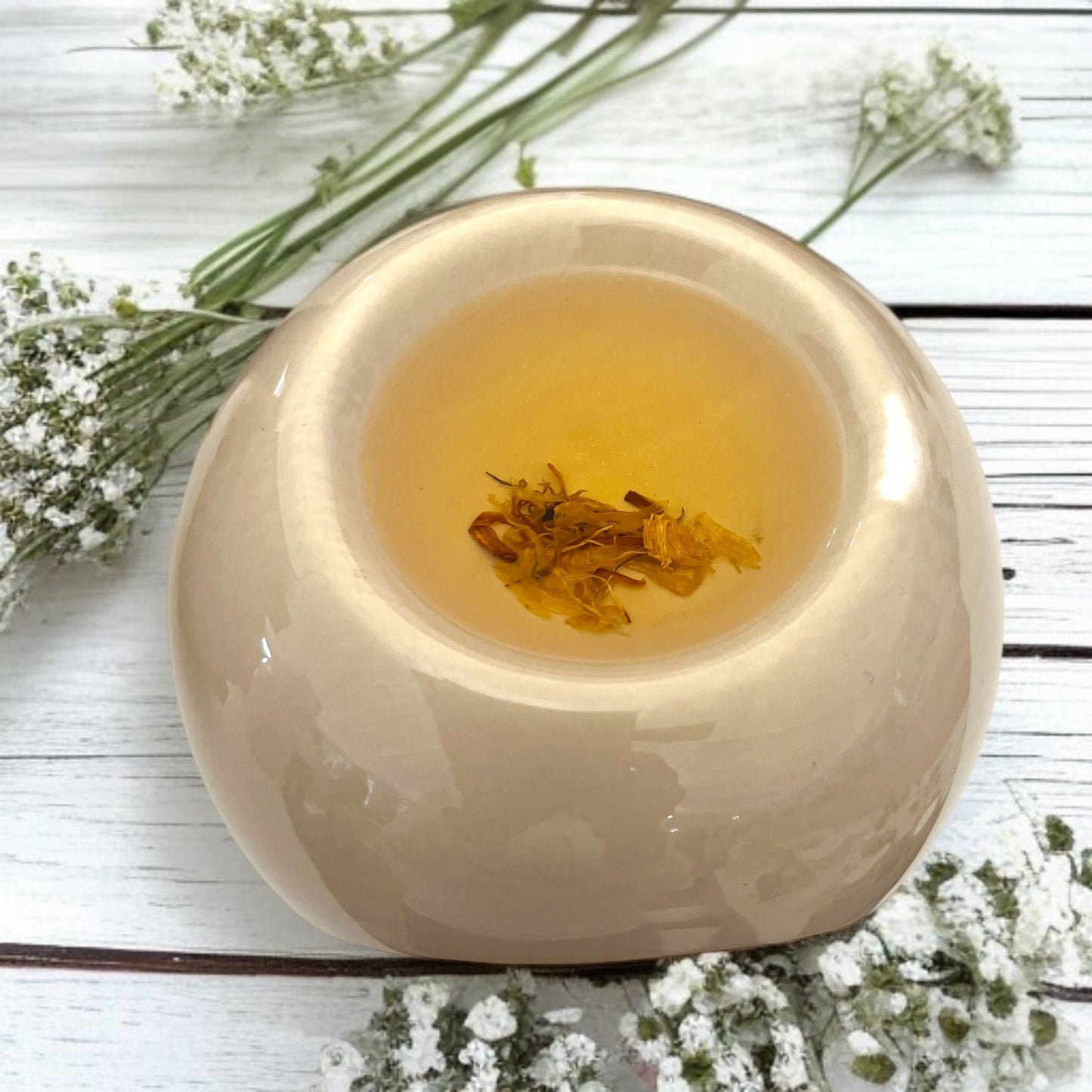 Mothers love essential oil wax melts with clary sage lavender geranium and neroli essential oils