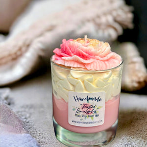 Open image in slideshow, Whipped Wax Luxury Candle with Flower Mrs Hinch laundry Frosted Eucalyptus pink and white 
