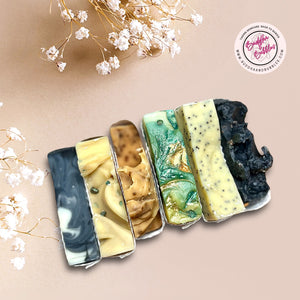 Open image in slideshow, Gift Box Handmade Soap with seed paper 
