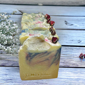 Open image in slideshow, Soap bar with rose geranium essential oil enriched with Shea Butter 
