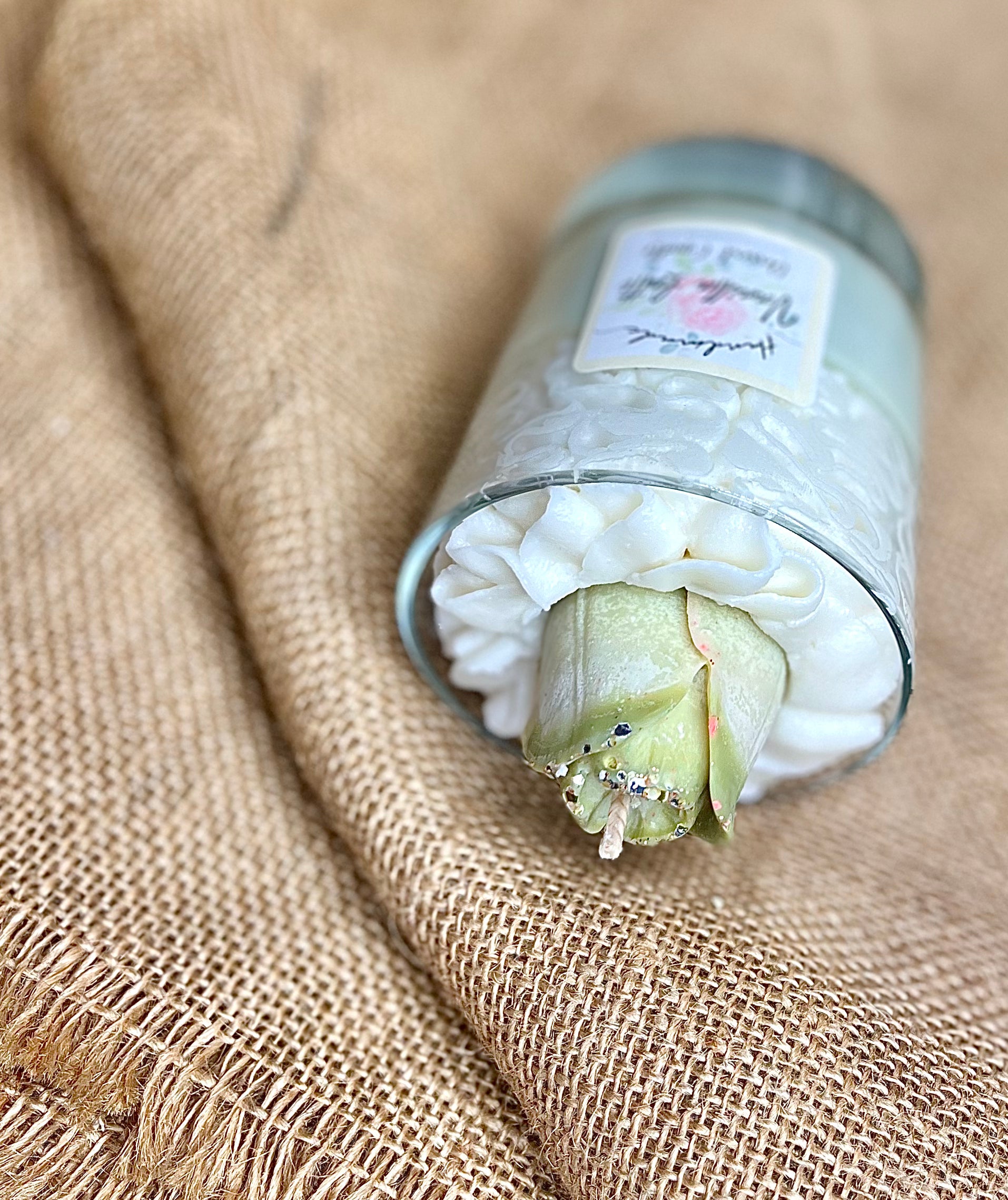 Handmade Luxury Dessert Candle with Vanilla Latte Parfum with Flower Wax Melt Embed