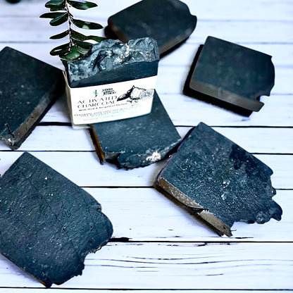 Soap bar exfoliating with activated charcoal, oud and bergamot parfum 