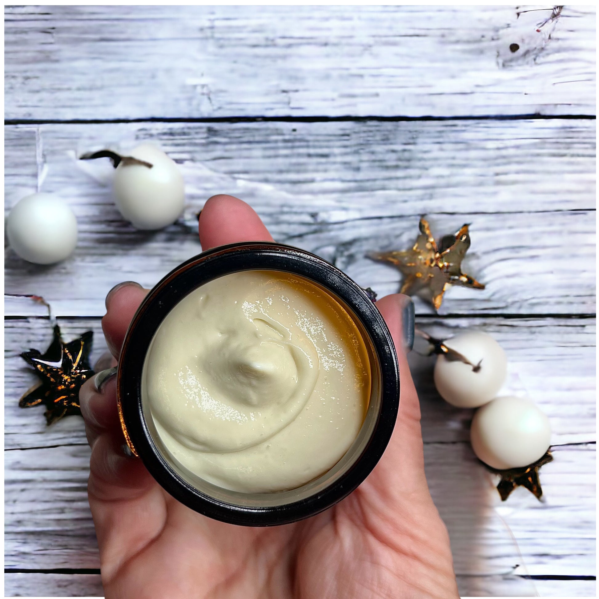 Magnesium cream with lavender essential oil, enriched with organic cocoa and mango butters, and cold-pressed pumpkin seed oil. Magnesium cream made with pumpkin seed oil. Small medium and large sizes 