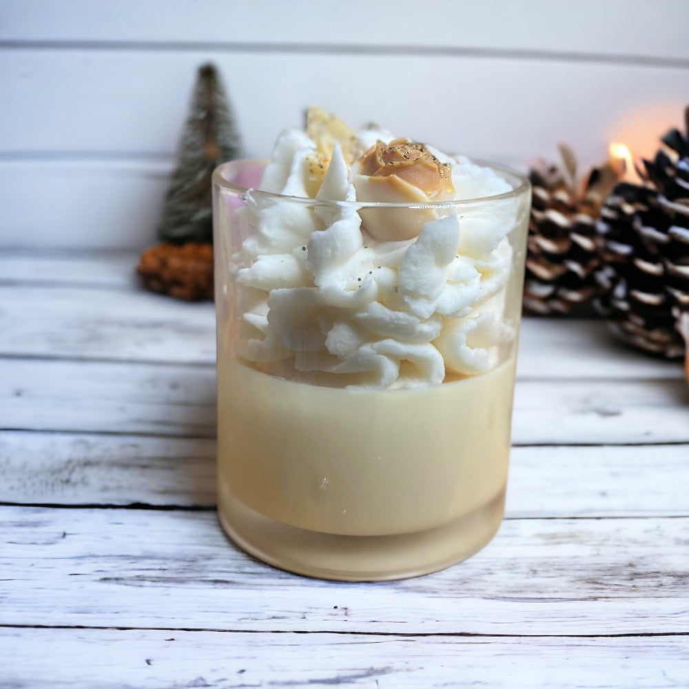 dessert candle uk with vanilla latte parfum flower and leaf wax melt embeds