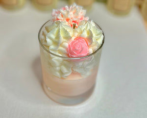 Open image in slideshow, handmade dessert candle with whipped wax piping and wax melt embeds with snow angel parfum
